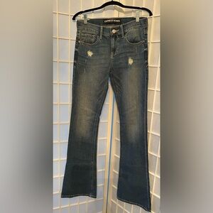 EXPRESS JEANS Women’s Distressed Blue Jeans Slim Flare Mid Rise Size 2